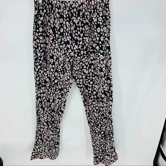 Victoria’s Secret LONG cheetah leopard print pants - Picture 5 of 9